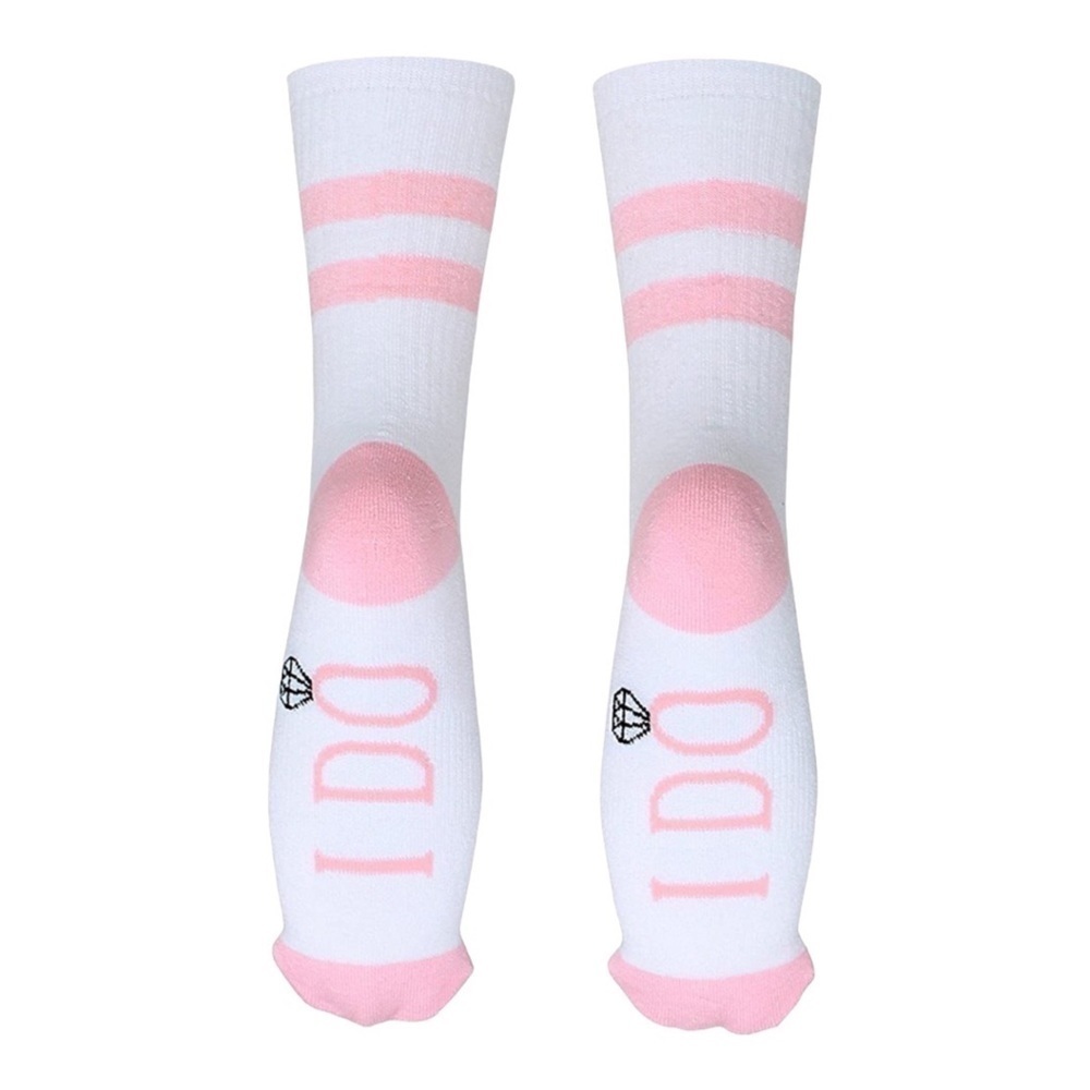 Sock Talk Women's 'I Do' Pink Crew Socks, Shoe Size 4-10 NEW - Picture 3 of 3
